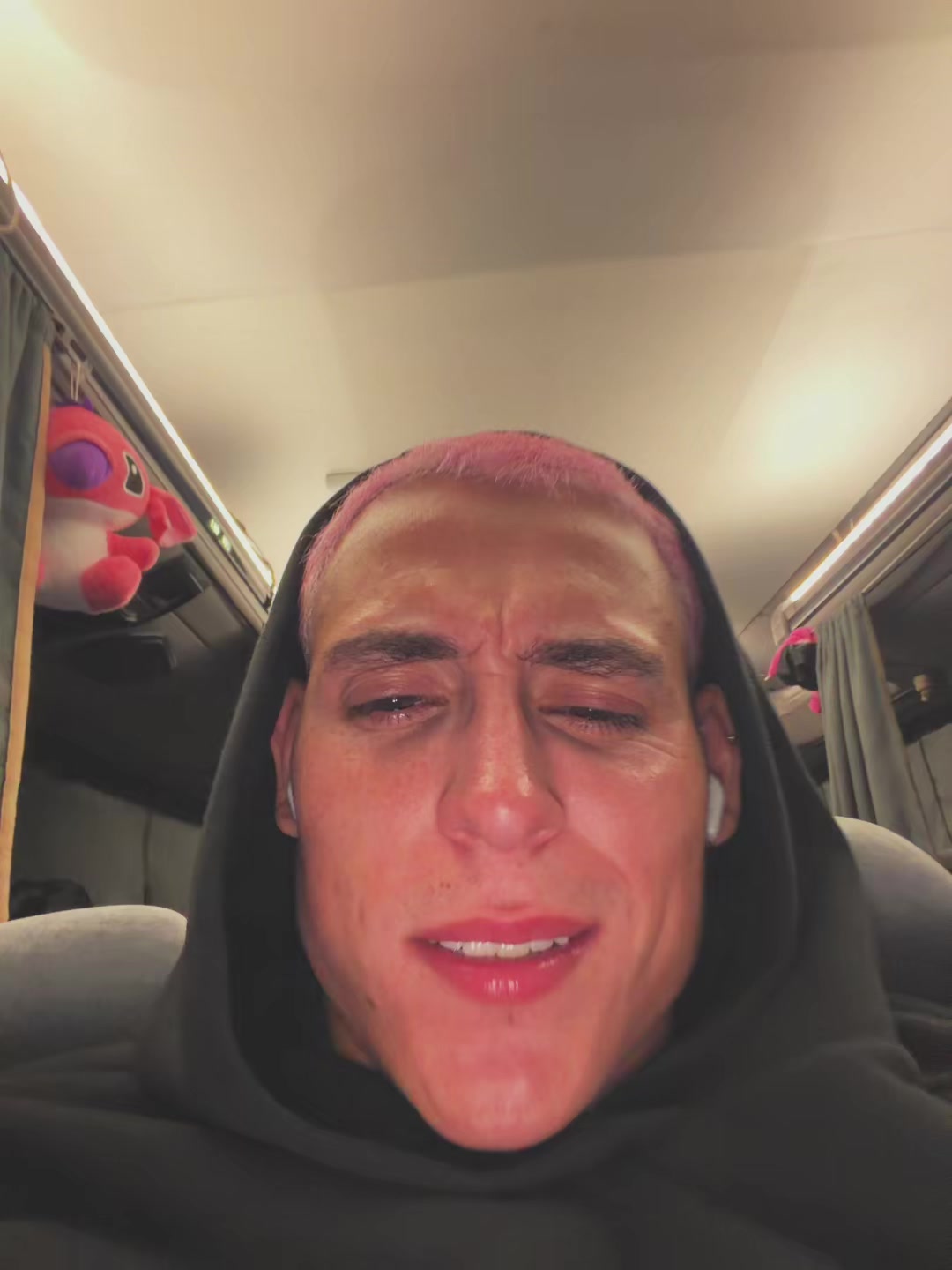 @sem chap&eacute;u 🤠