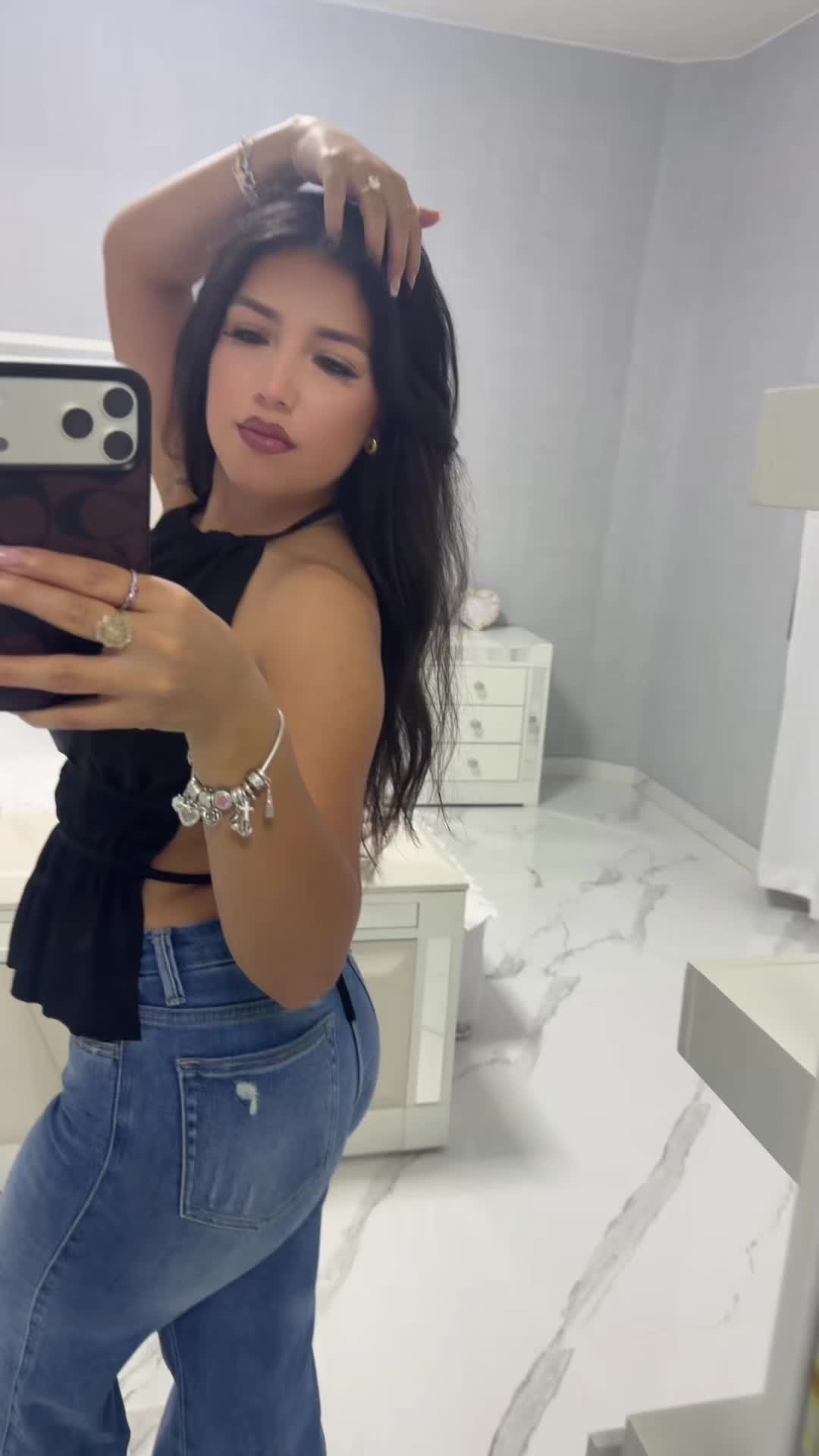 @Selena