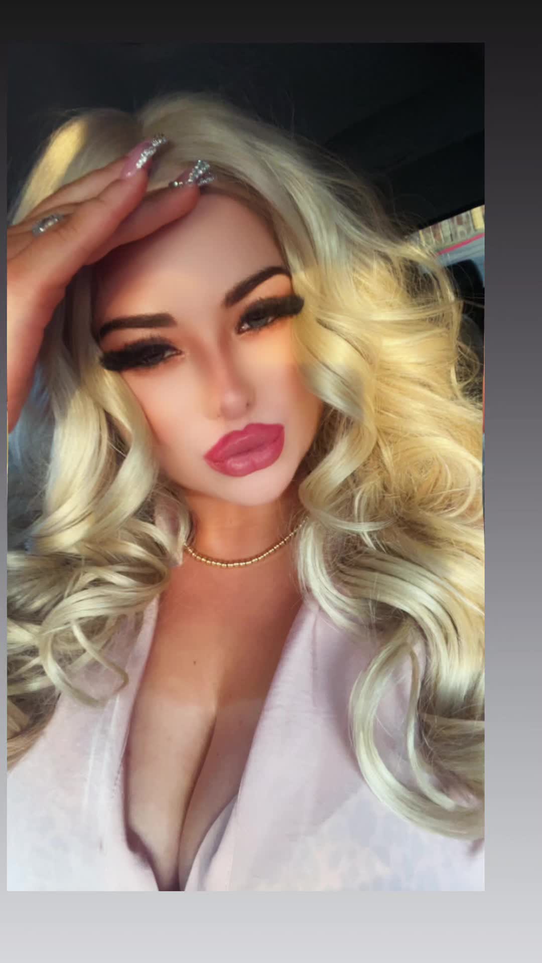 @AshlleyEllizabeth