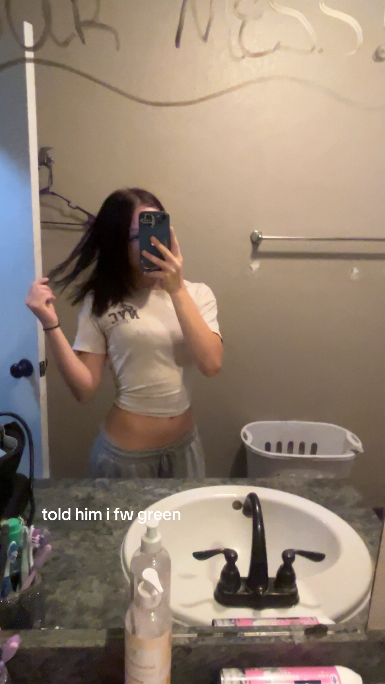 @ak🚶🏻&zwj;♀️&zwj;➡️