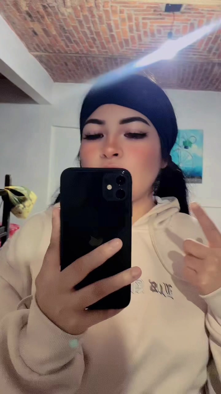 @🖤