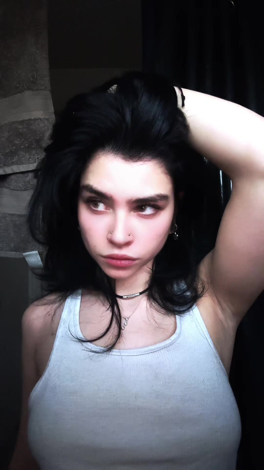 @bella