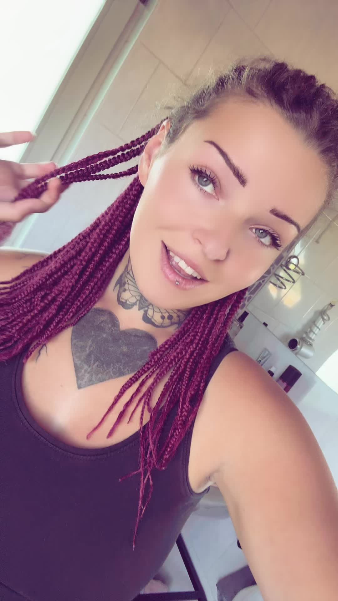 @𝒱𝒾𝓋𝒾69🖤