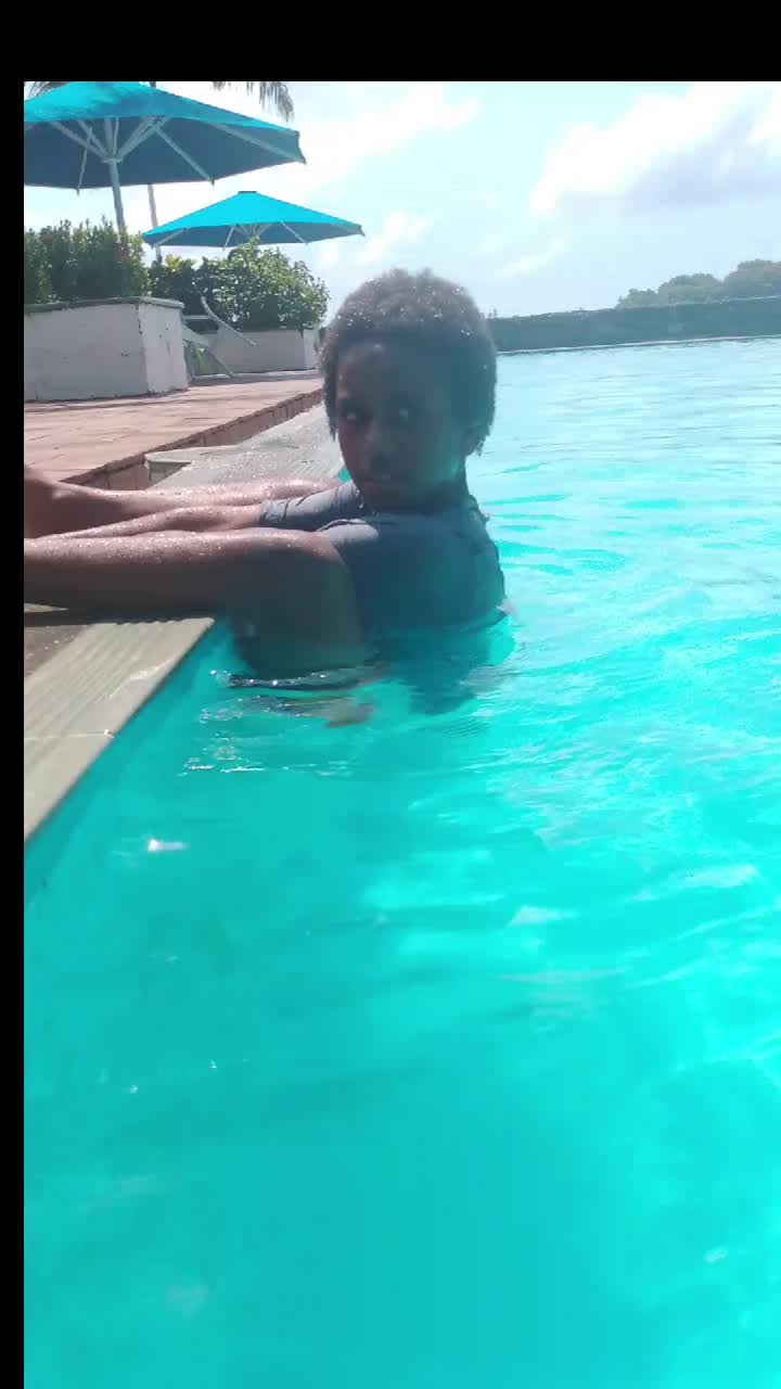 @Pr&euml;tty_B&atilde;g&atilde;,&euro;