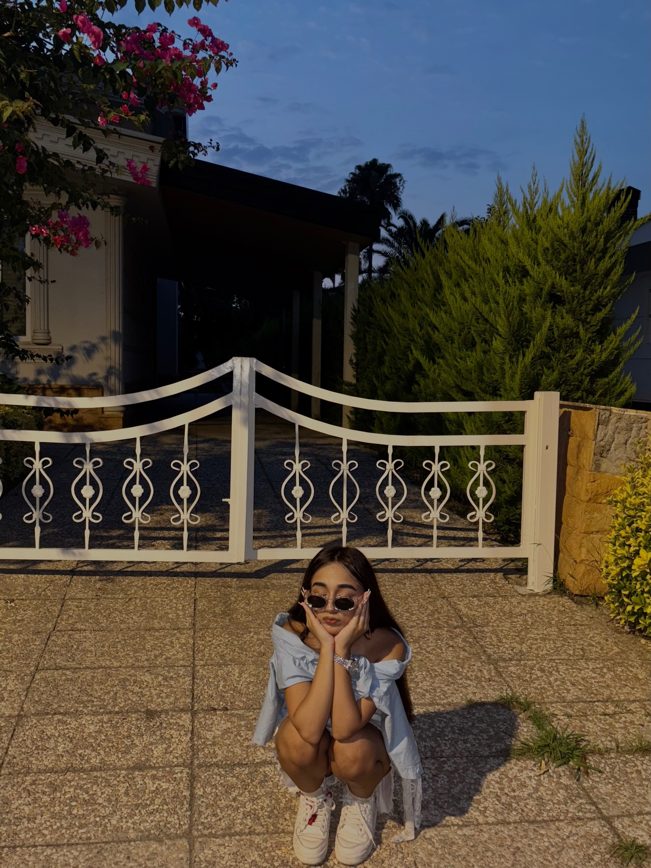 @ami🦢tis