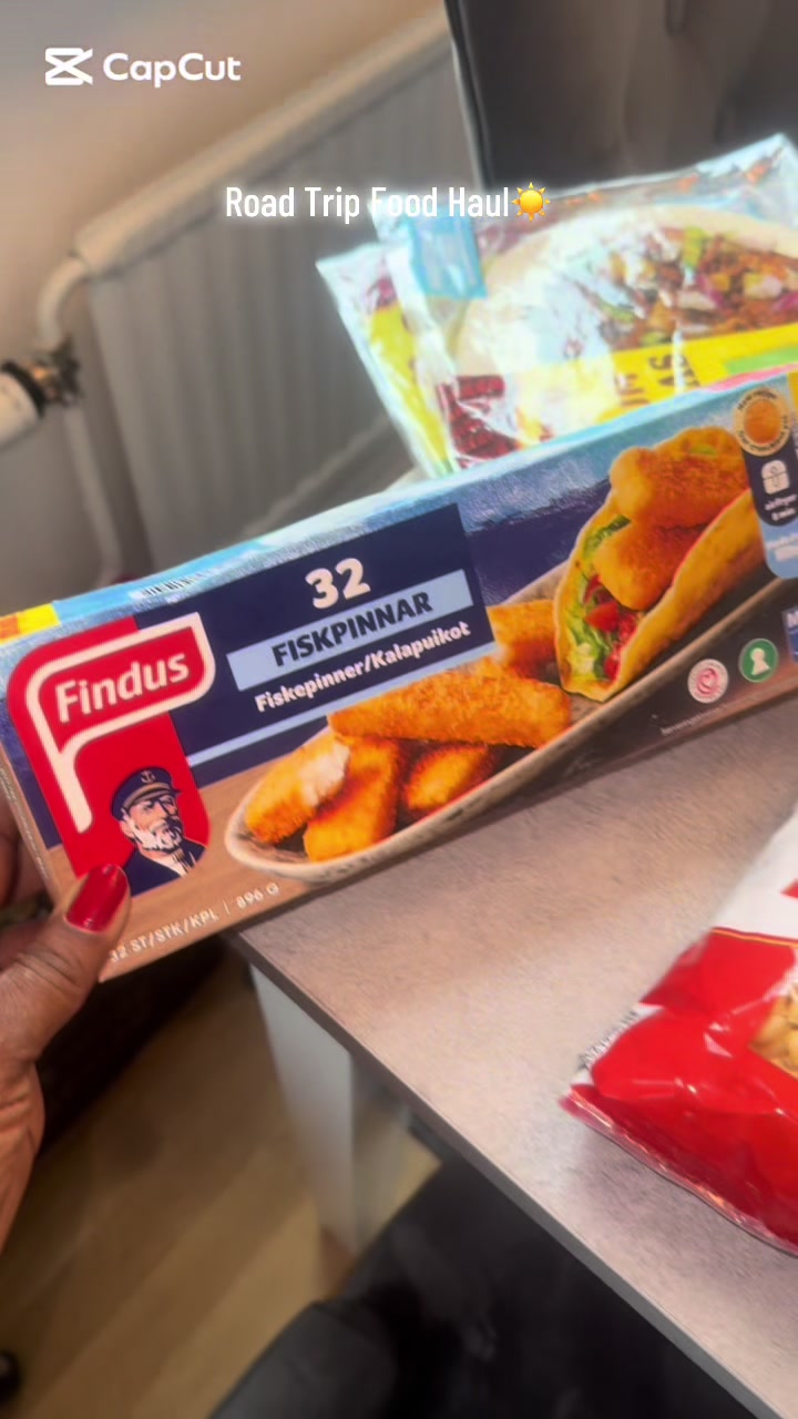 @A N N A AKU 🇬🇲🇸🇪