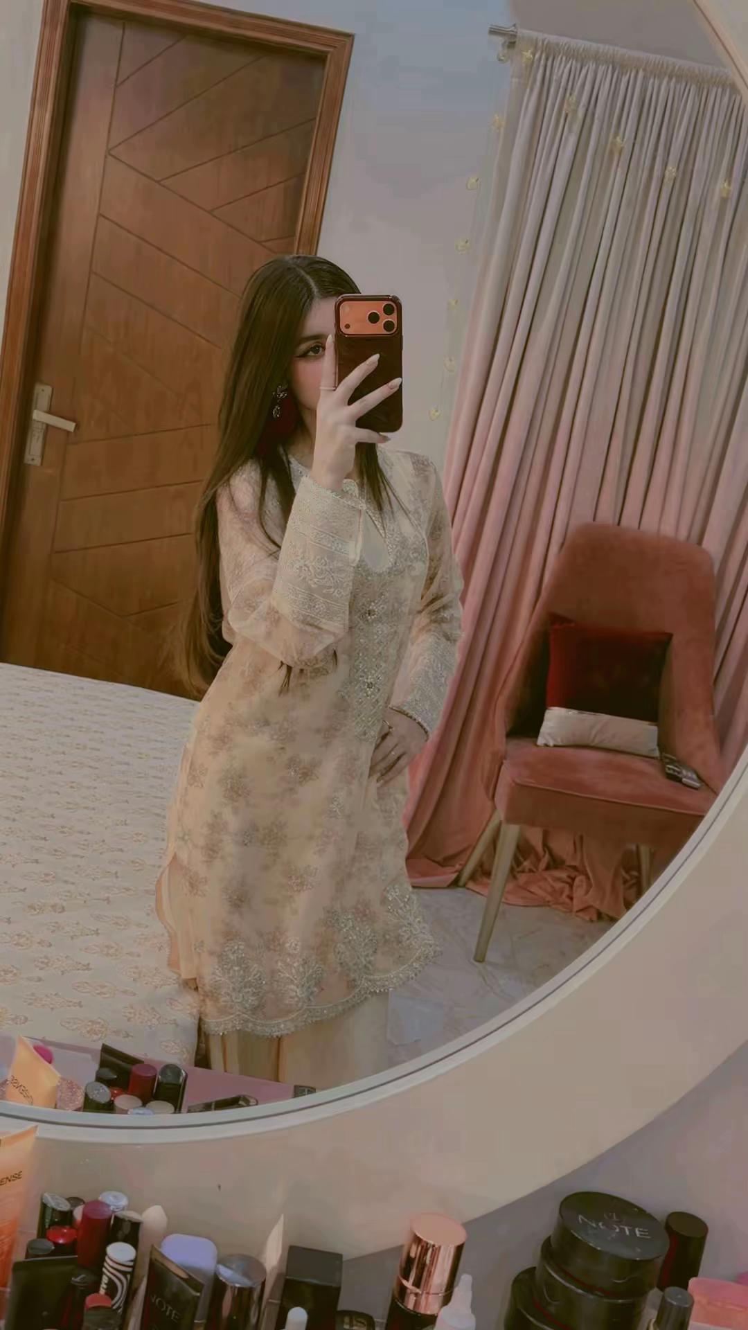 @Sanam munir 🌷🫧