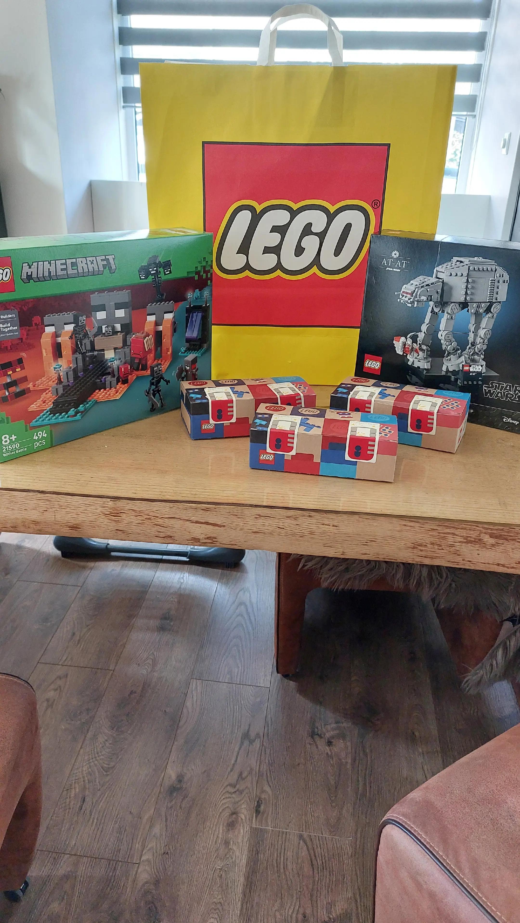 @BrickSetTastics