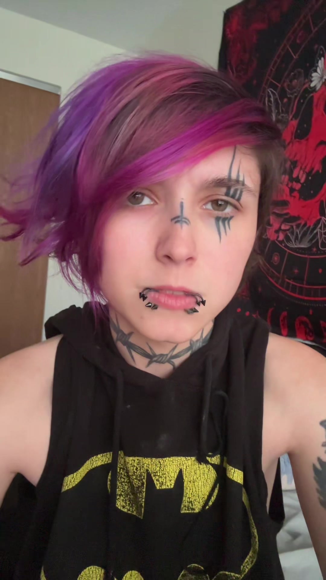 BriTheEmo (@britheemo87) - Urlebird