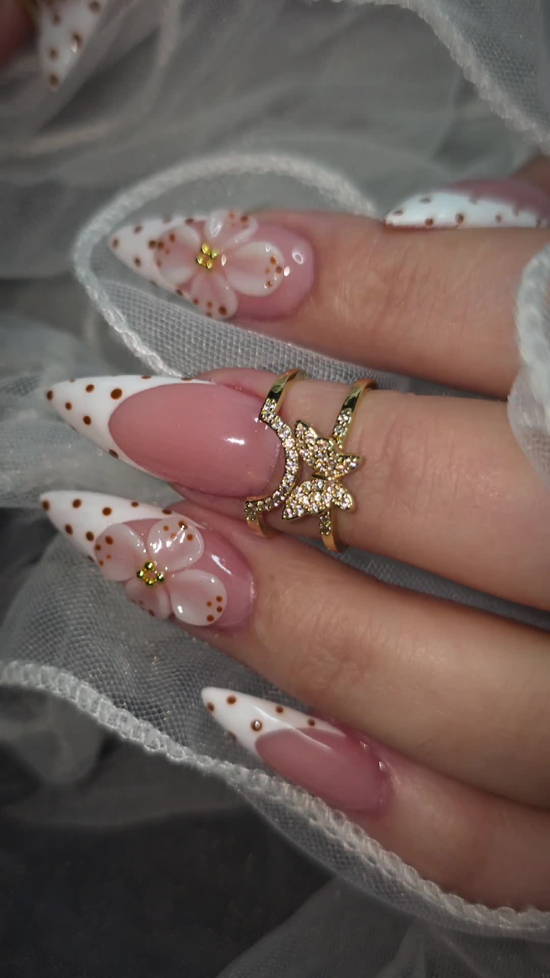 @Elizabeth_nails