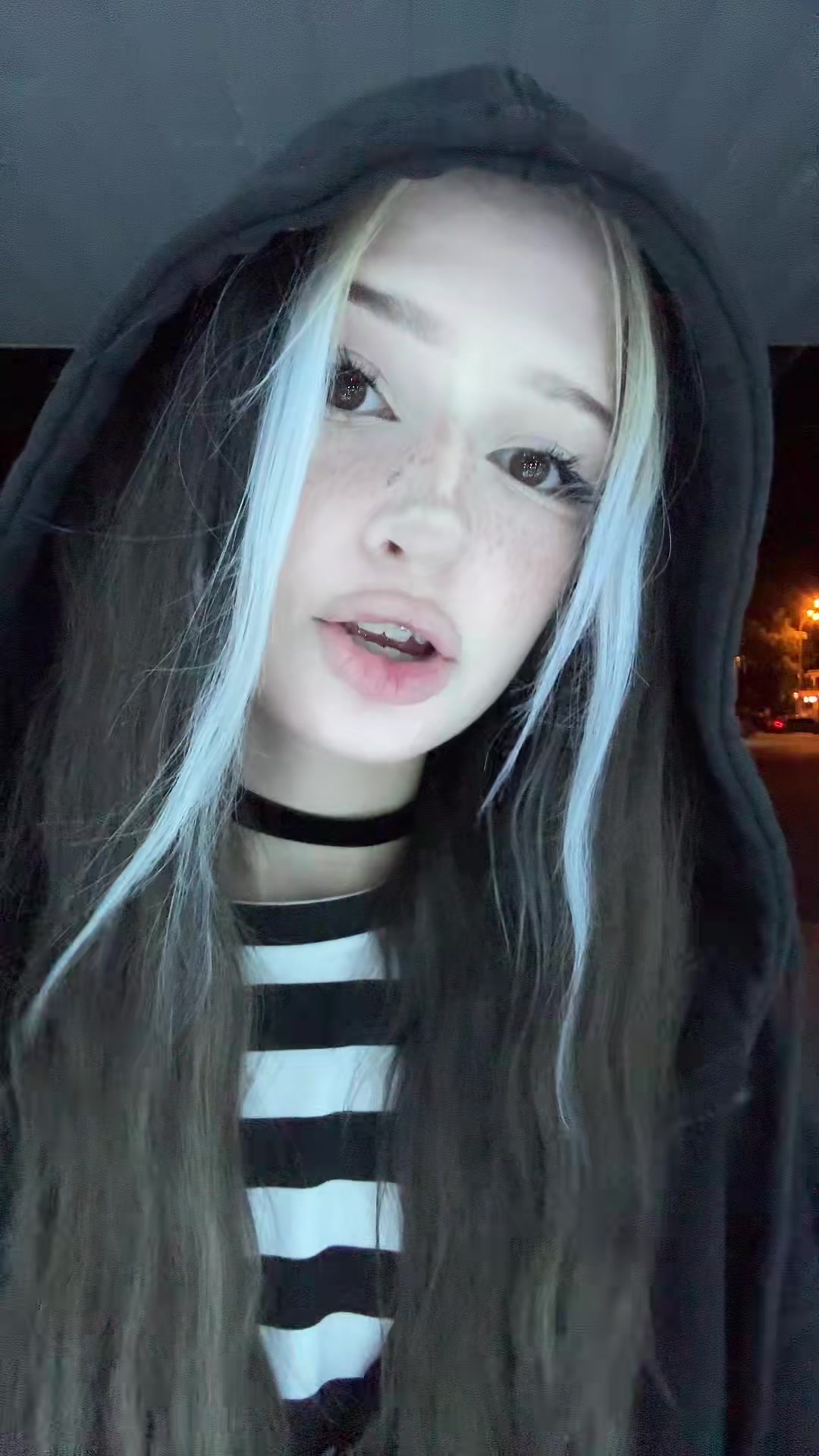 @Пчела