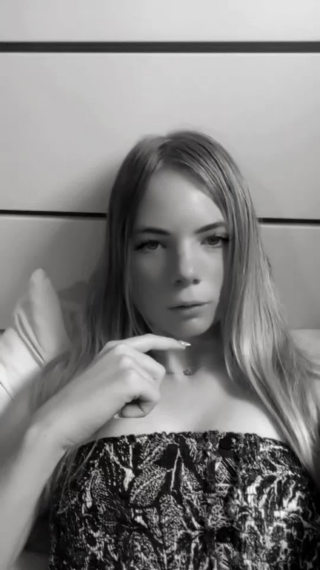@🤷&zwj;♀️💗