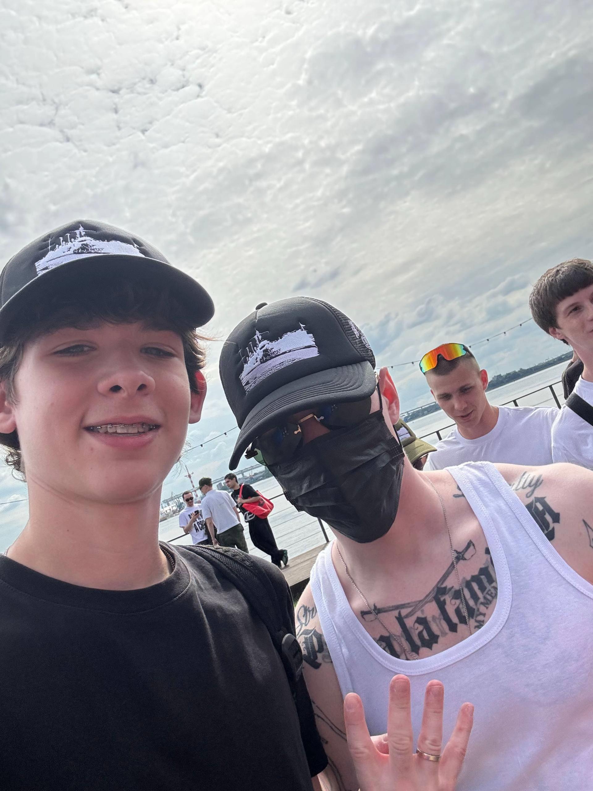 @FRIENDLY THUG 52 NGG