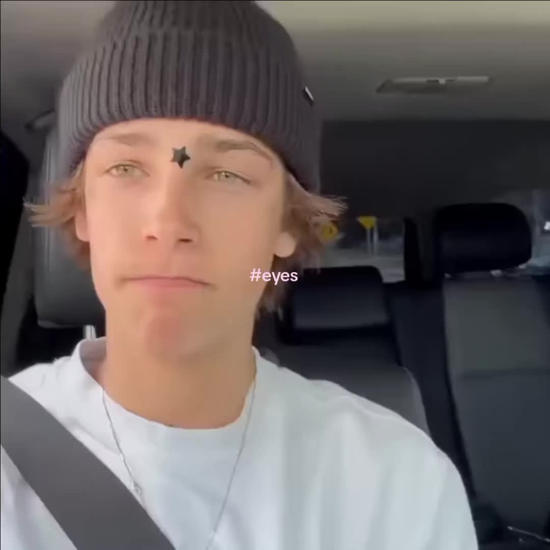 @★