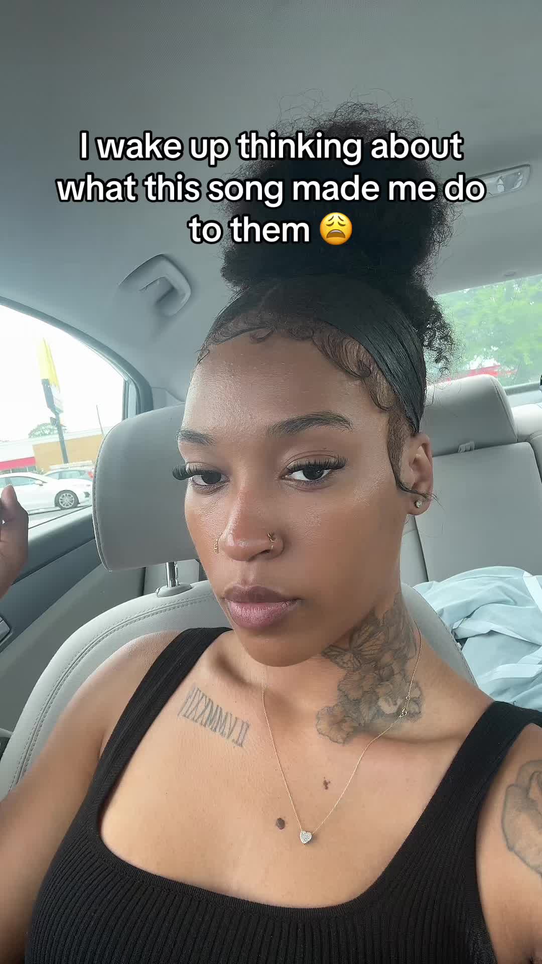 @QUI