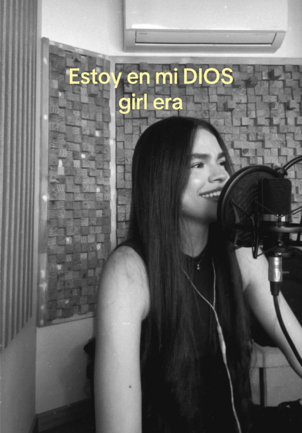 @SOF&Iacute;A CONSTA&Iacute;N