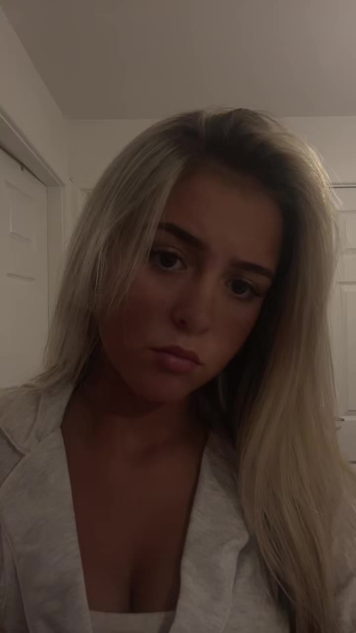 @Bella