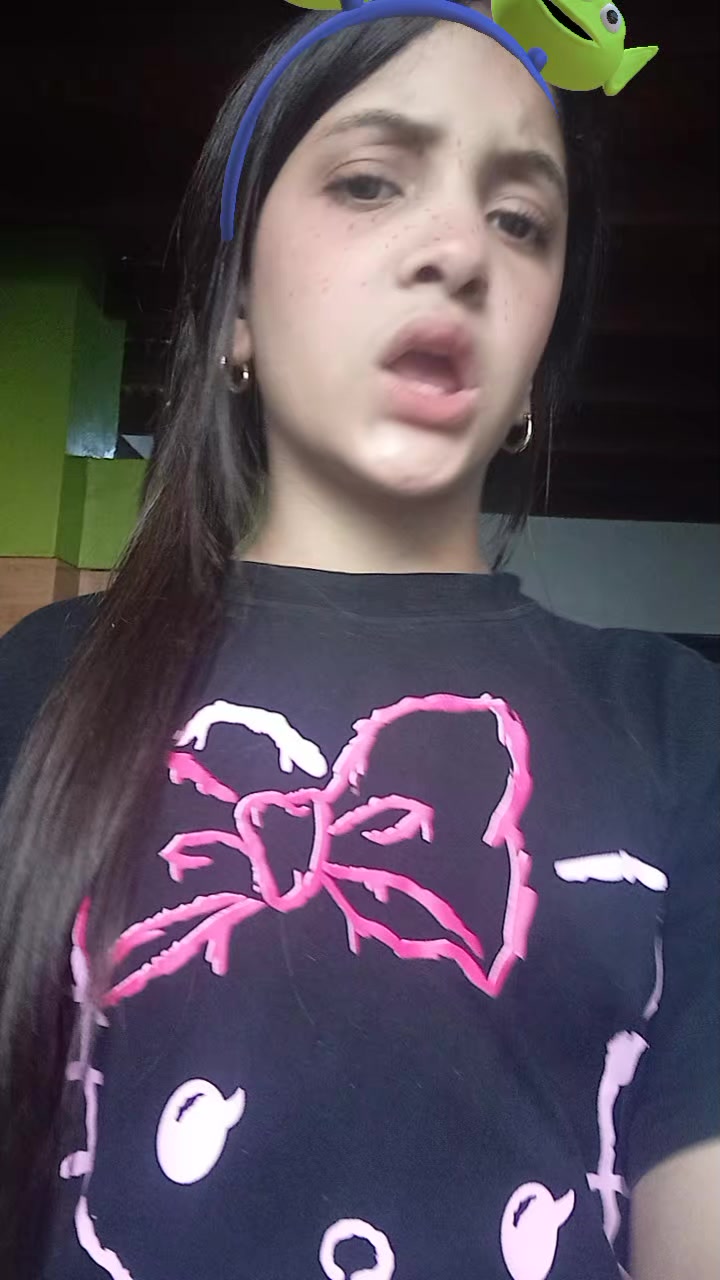 @la ni&ntilde;a del pelo largo,