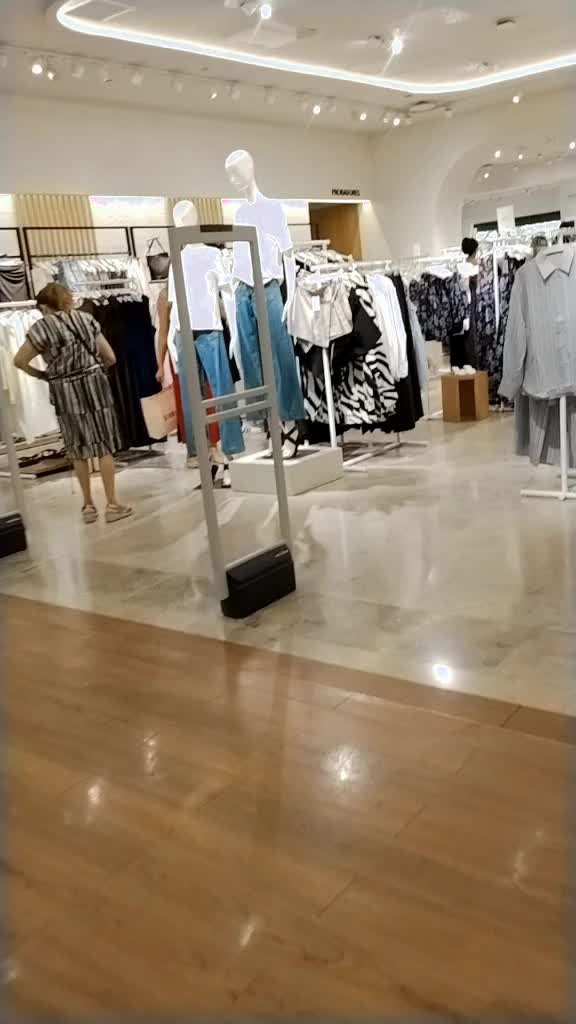 @Lili👑🇪🇸🇳🇱