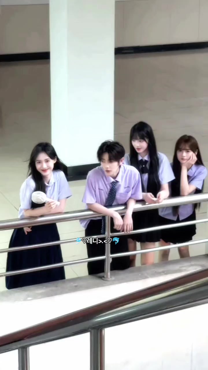 @🎐♡레니>.<♡🐬