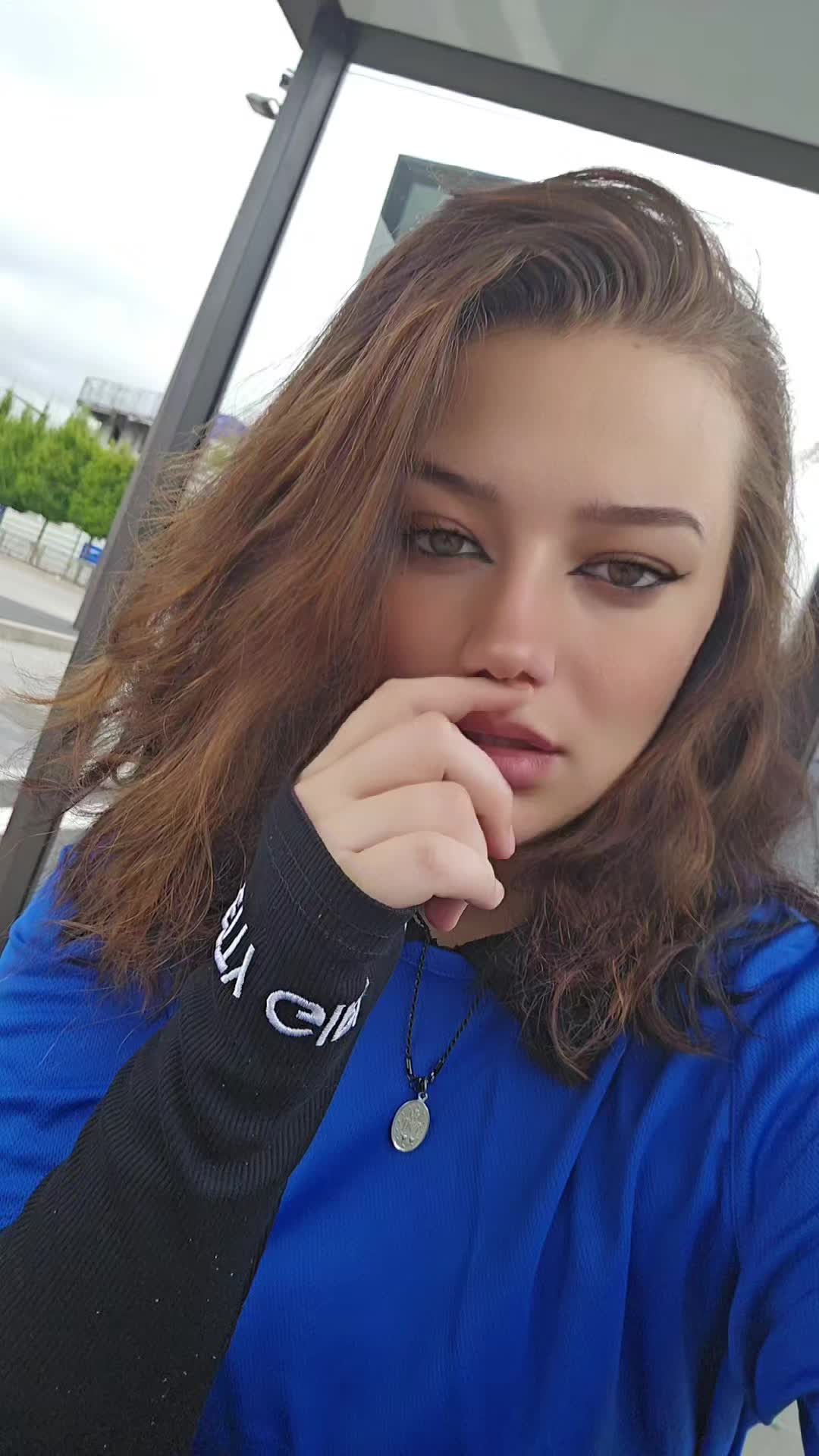 @...🦋