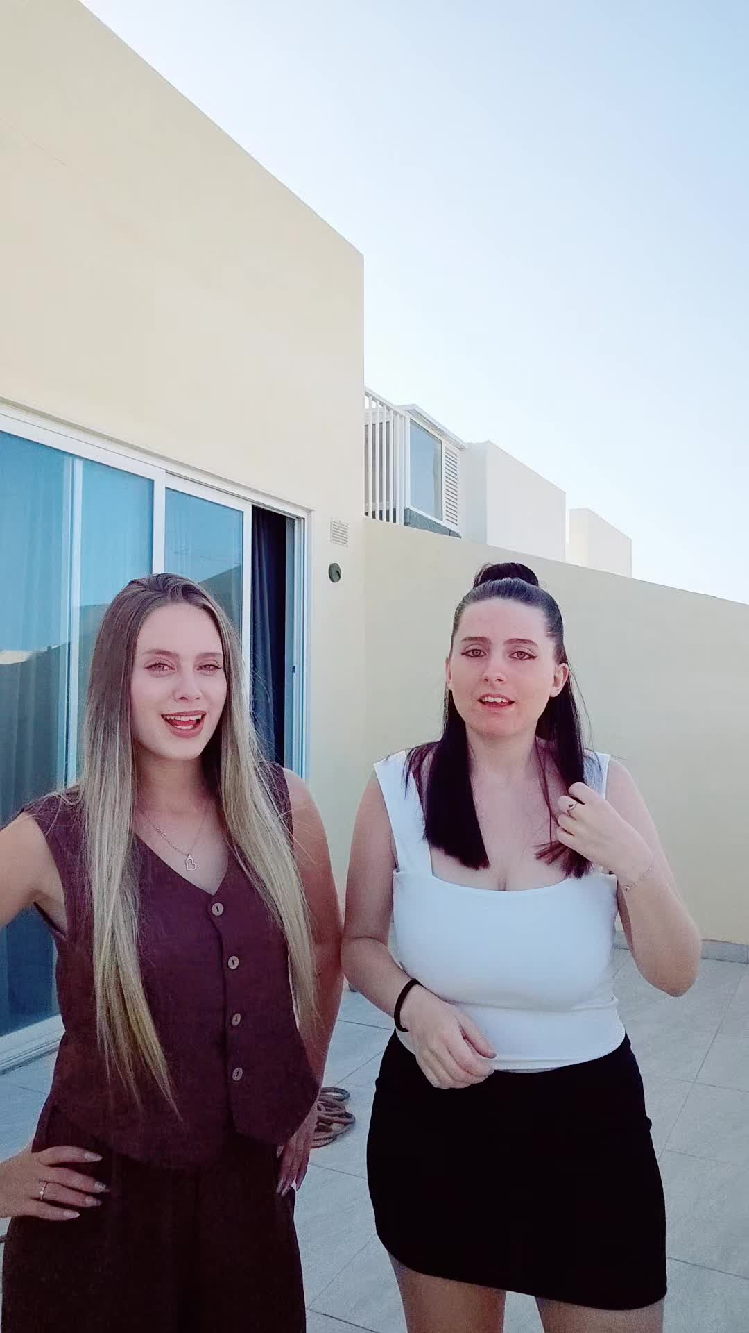 @cassandralolaz