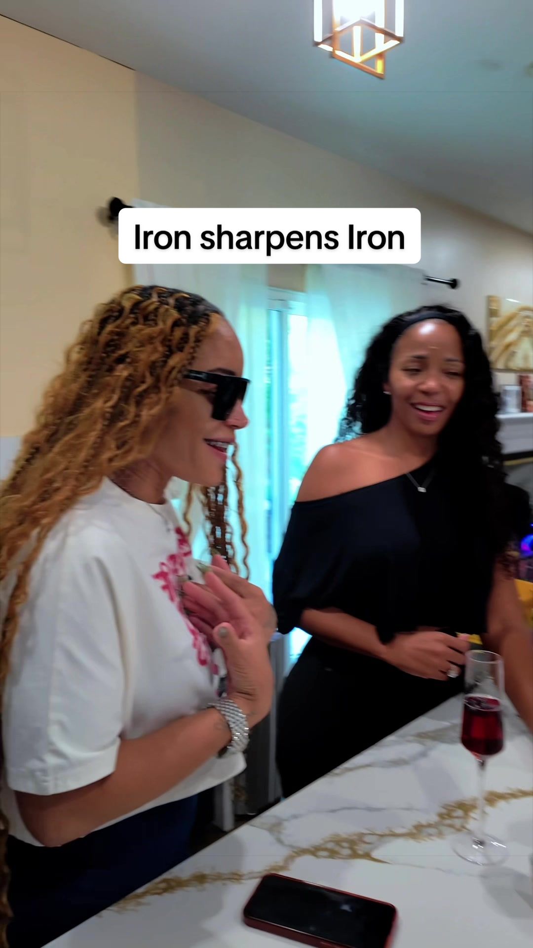 @Holly B | Lifestyle + Laughs