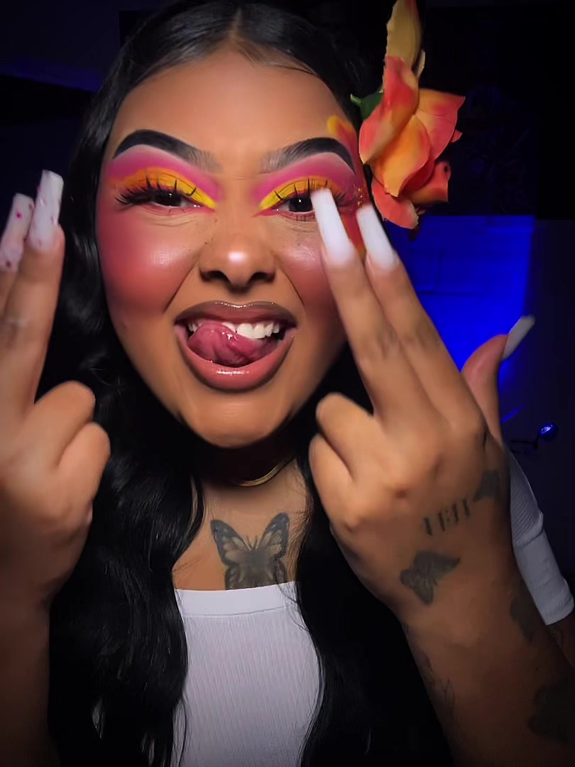 @𝑳𝒂𝑨𝒏𝒈𝒆𝒍𝒆𝒔𝑽𝒊𝒓𝒂𝒍🦋