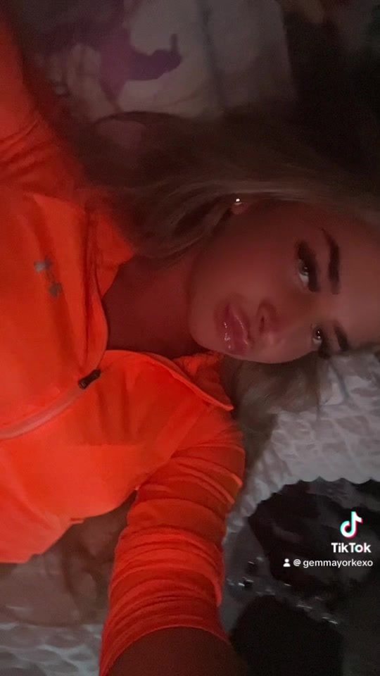 @𝒢𝑒𝓂𝓂𝒶🫶🏽