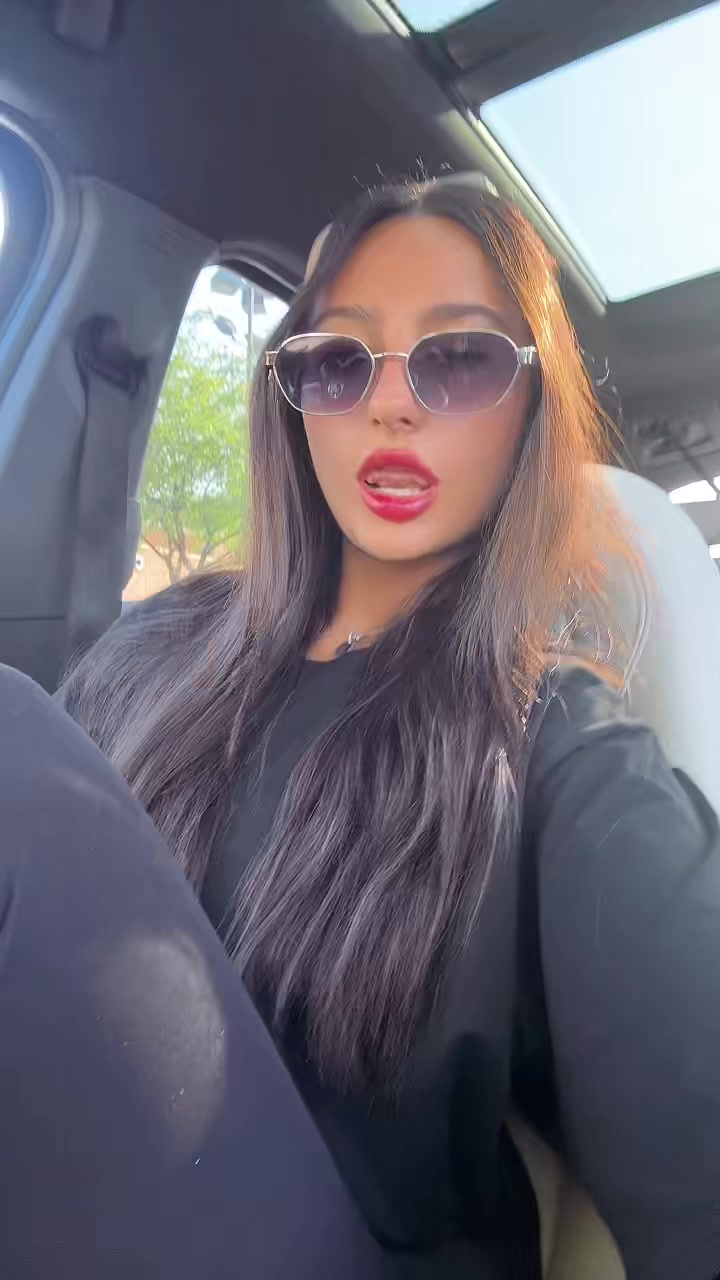 @selena