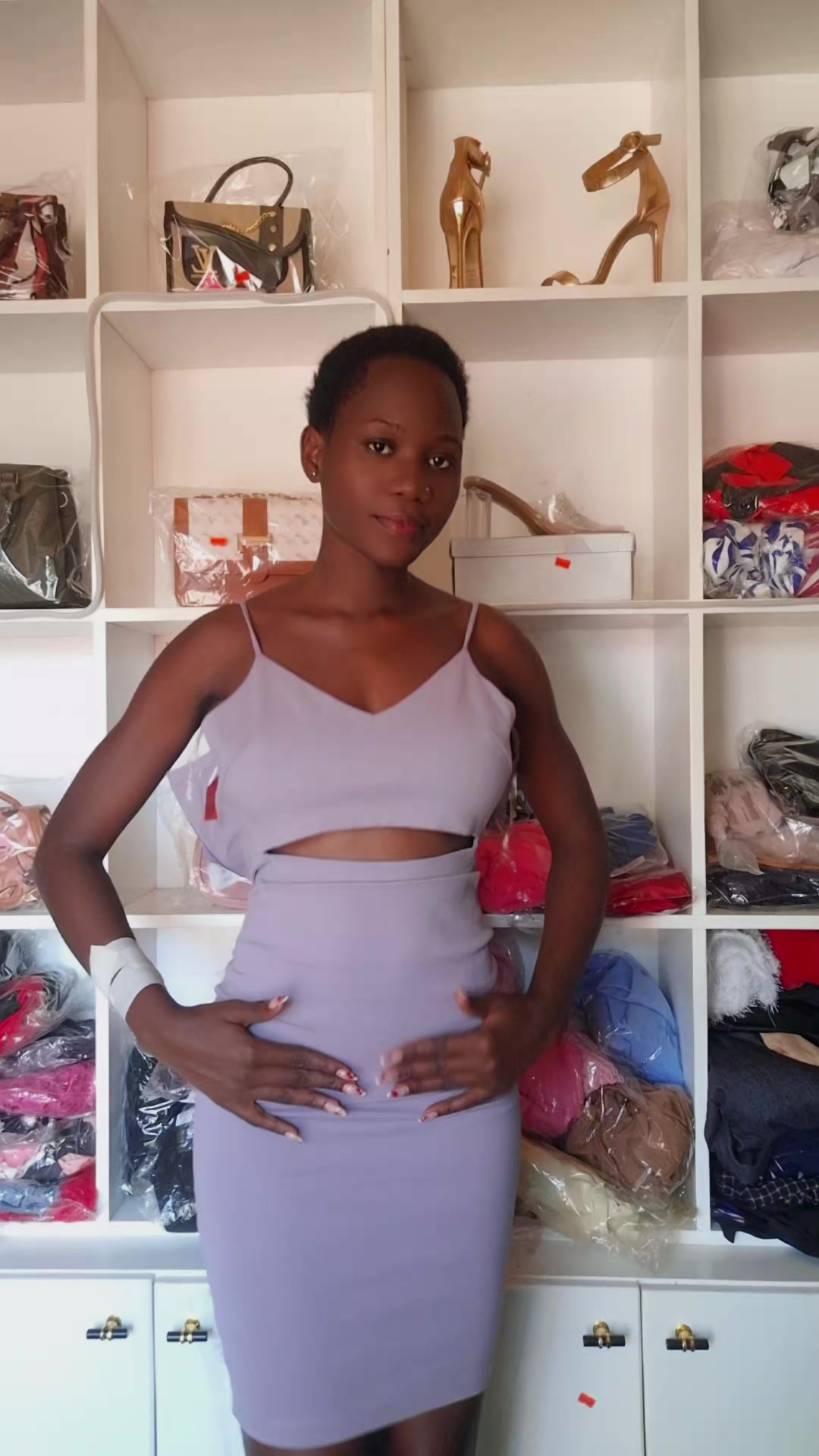 @model trisha 256