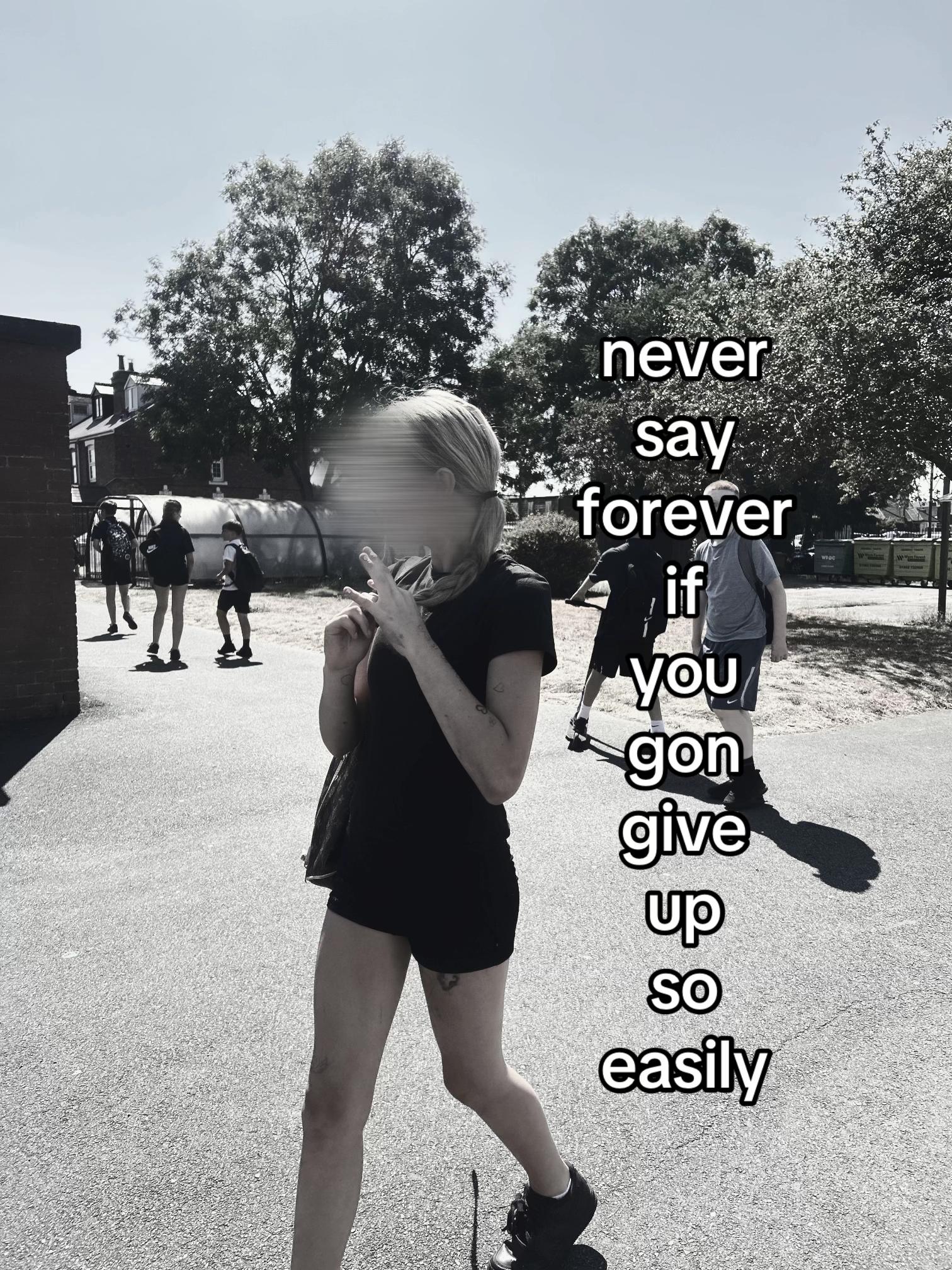@🤍𝒸𝒽𝒶𝓇𝓁𝒾ℯ🤍