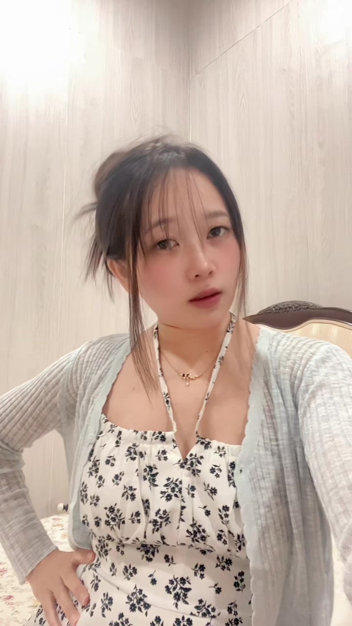 @Yessy 🕊