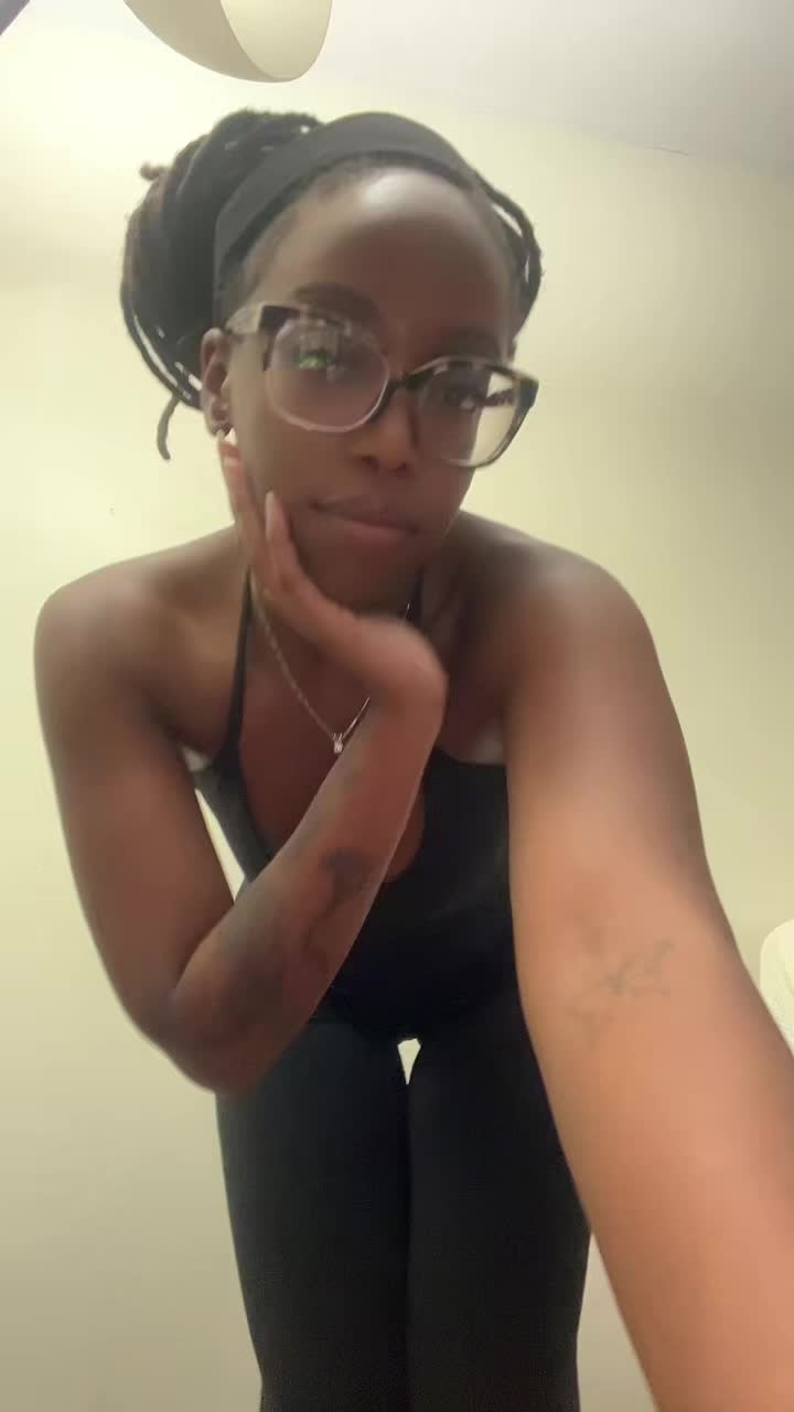 @velvetsparkles99