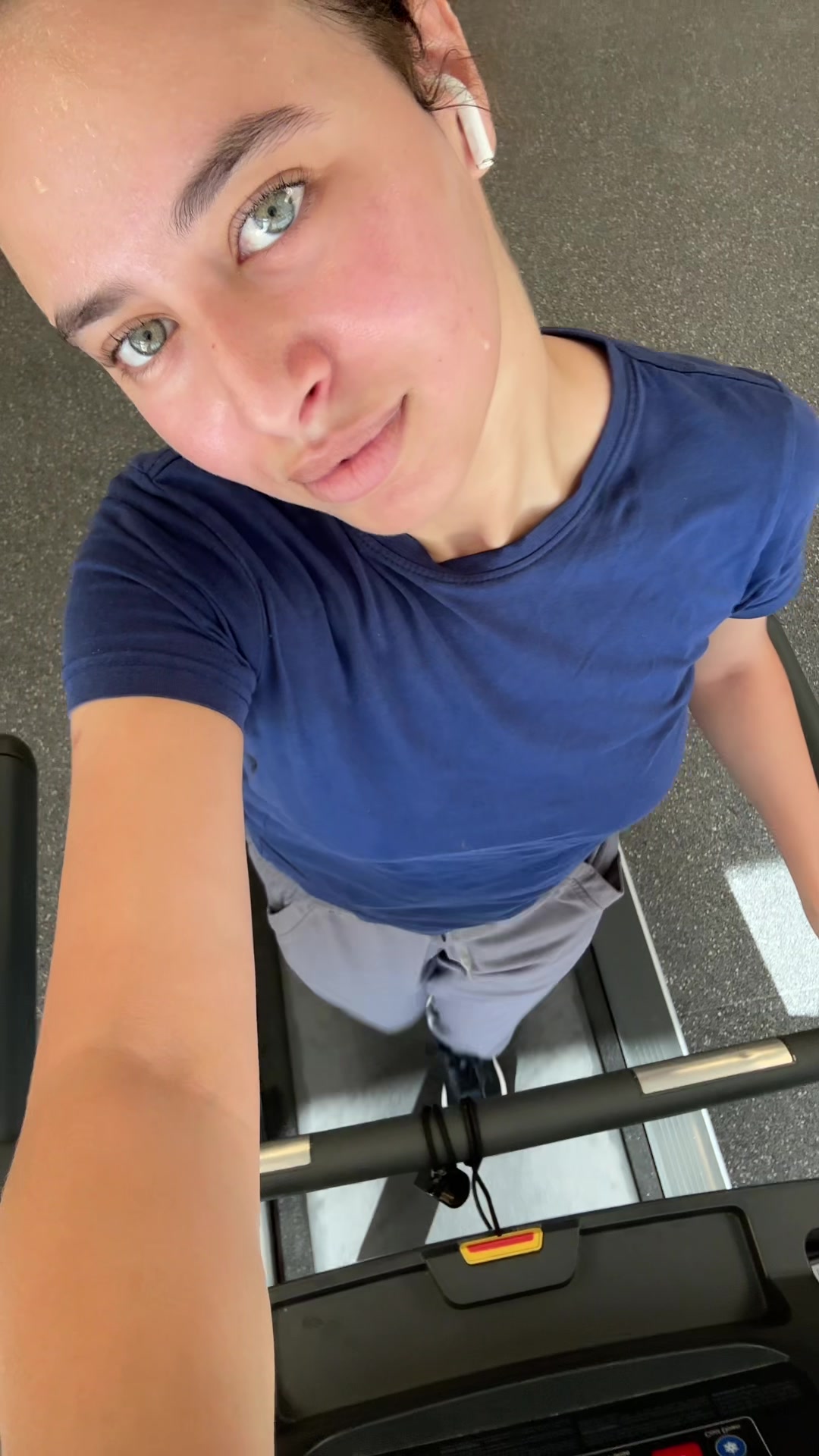 @Lucky Mira 🕯️
