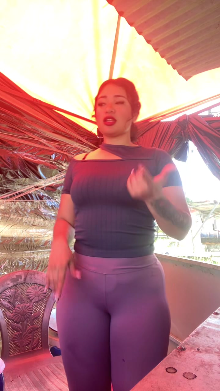 @T&uacute; gordita bella 🥵😈😈