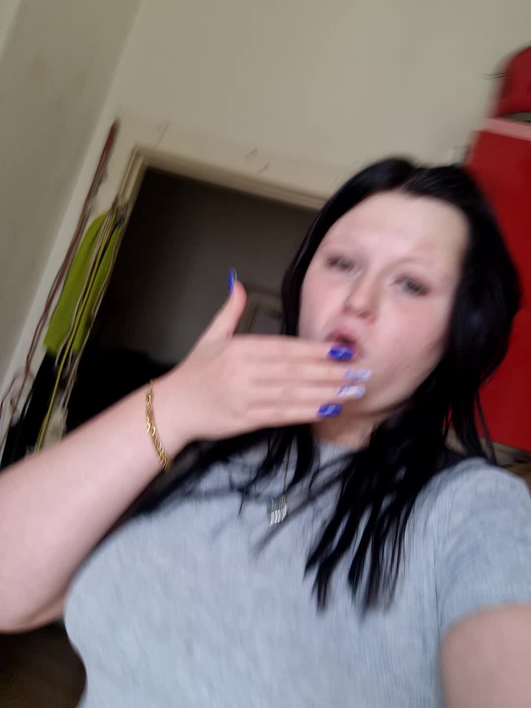 @Leonie