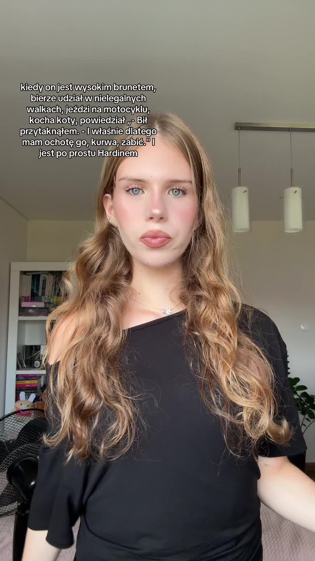 @veronica || booktok