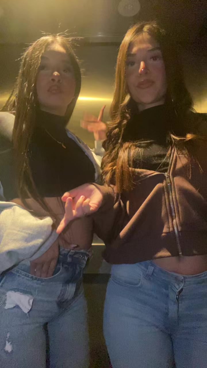 @Vickyy💖