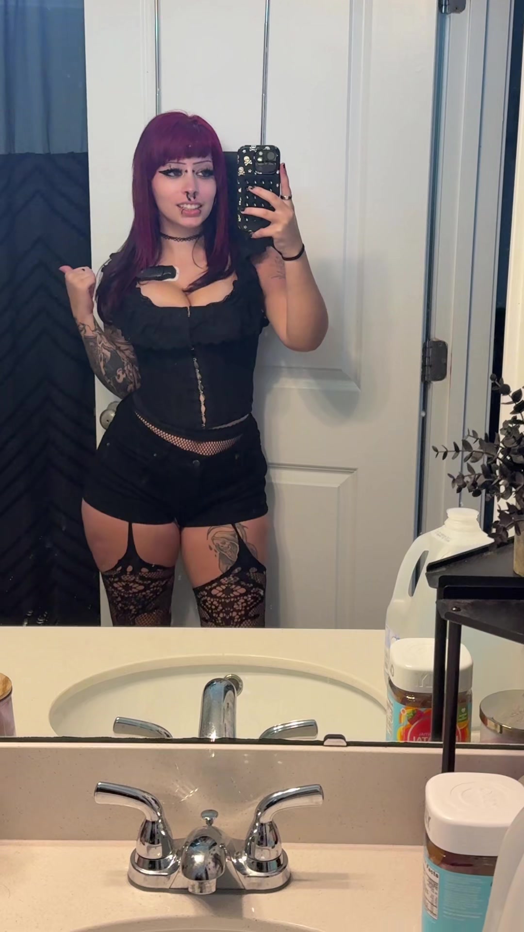 @JaneSpookyHot