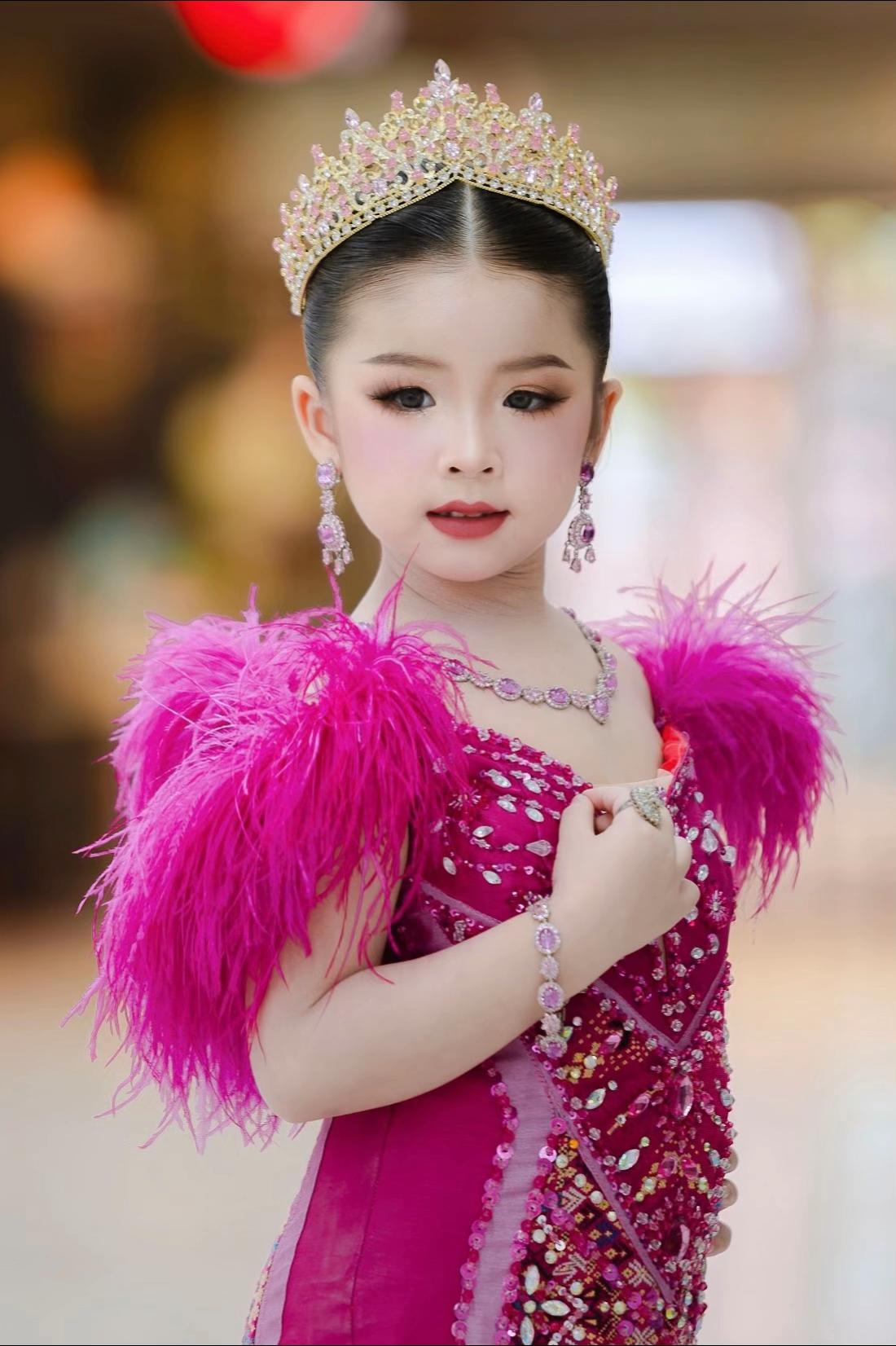 @LALAFAMiLY