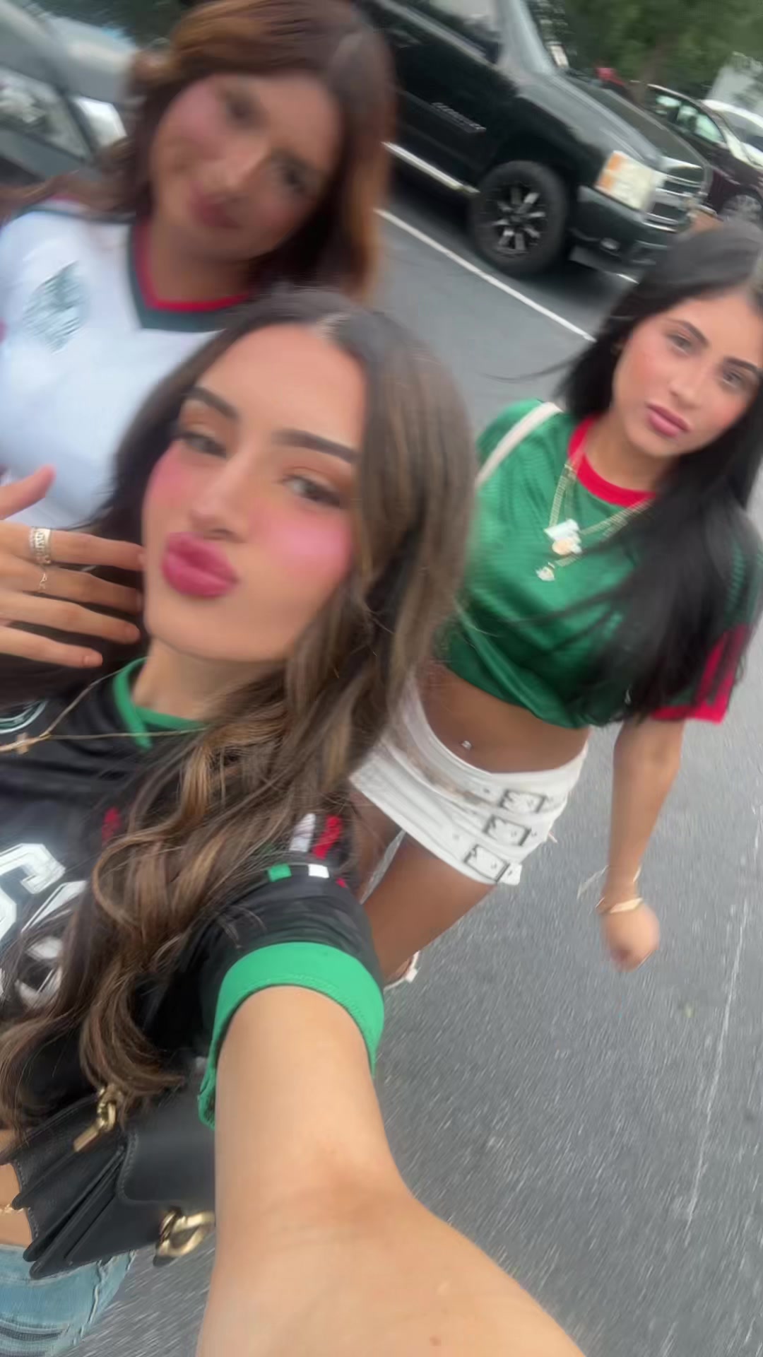@leslieeee