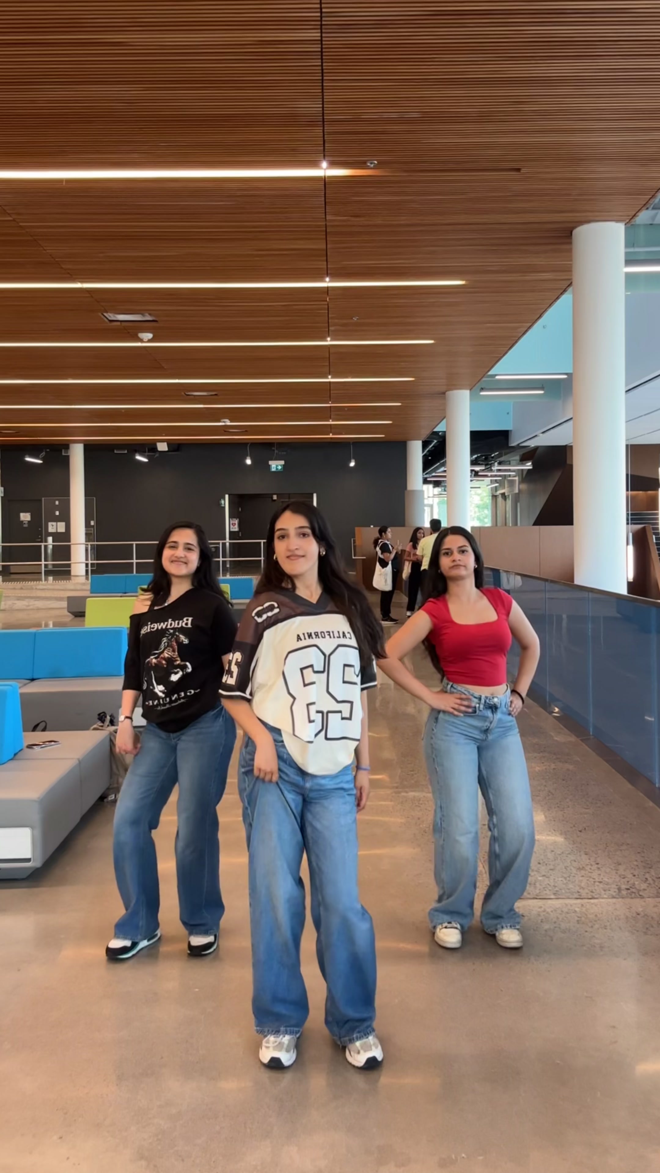 @uw.dhamaka