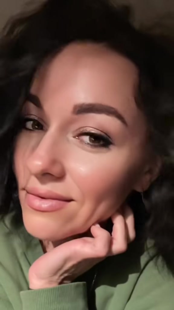 @Valeria_21