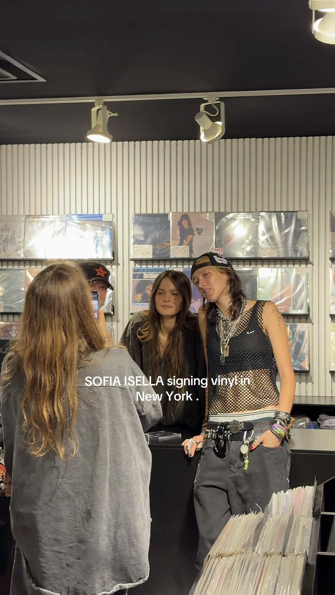 @SOFIA ISELLA
