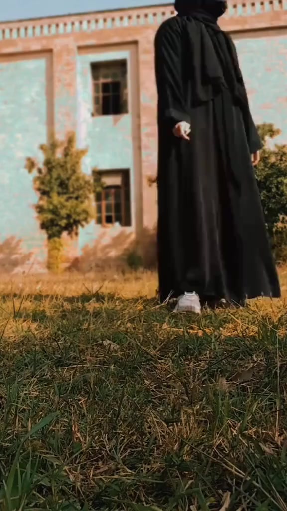 @🦋 𝑄𝑢𝑒𝑒𝑛 🦋
