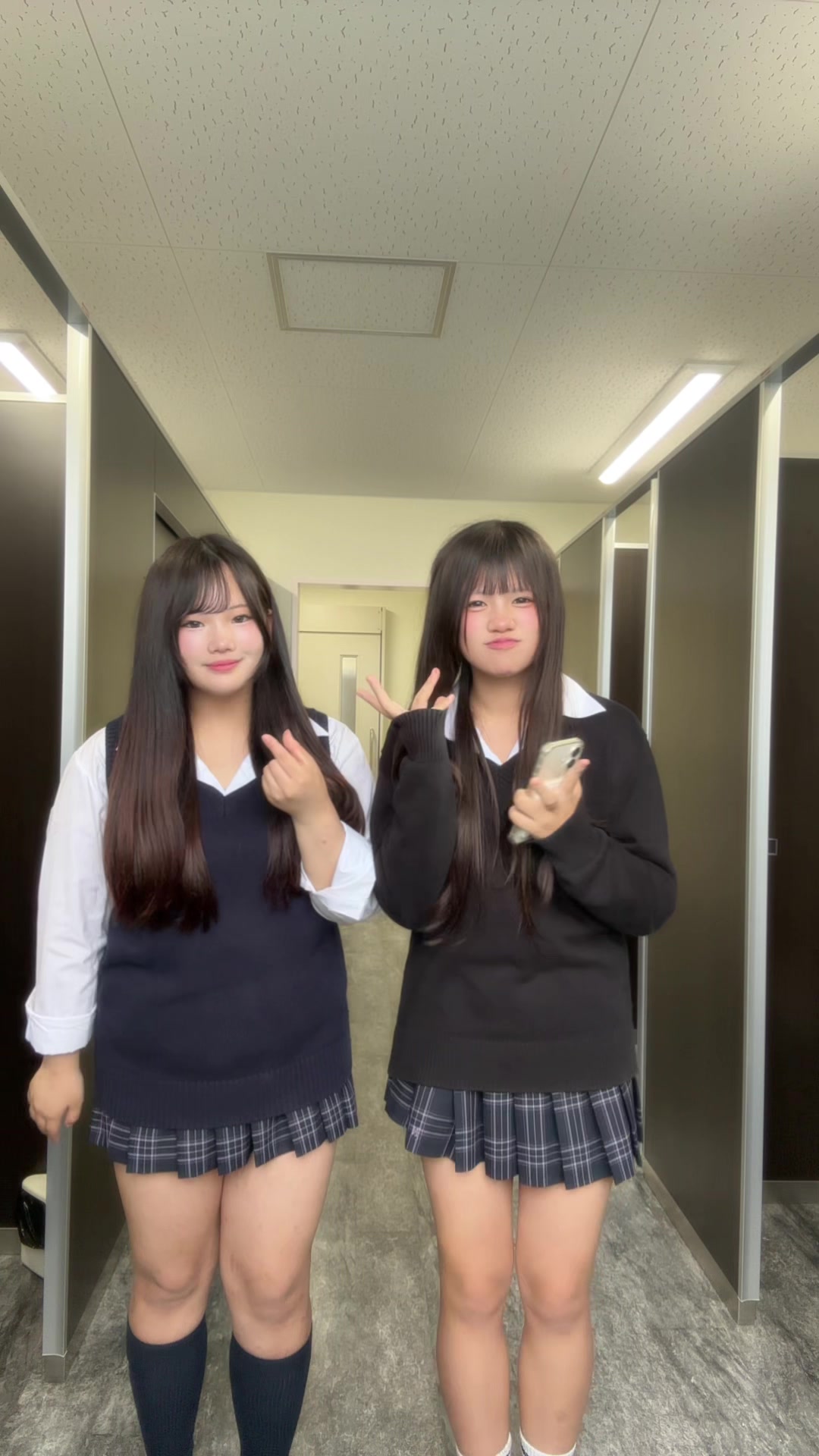 @ひな