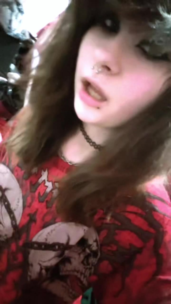 @dommi |-/ ⦻