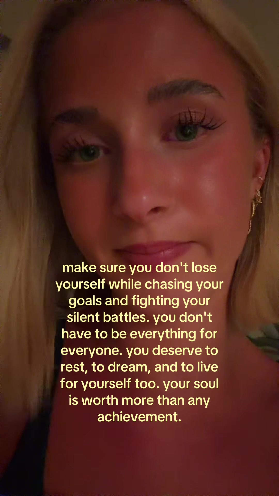 @theelliebarker