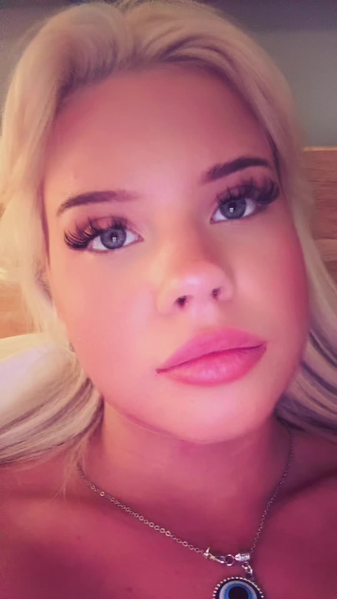 @lilyleedooley